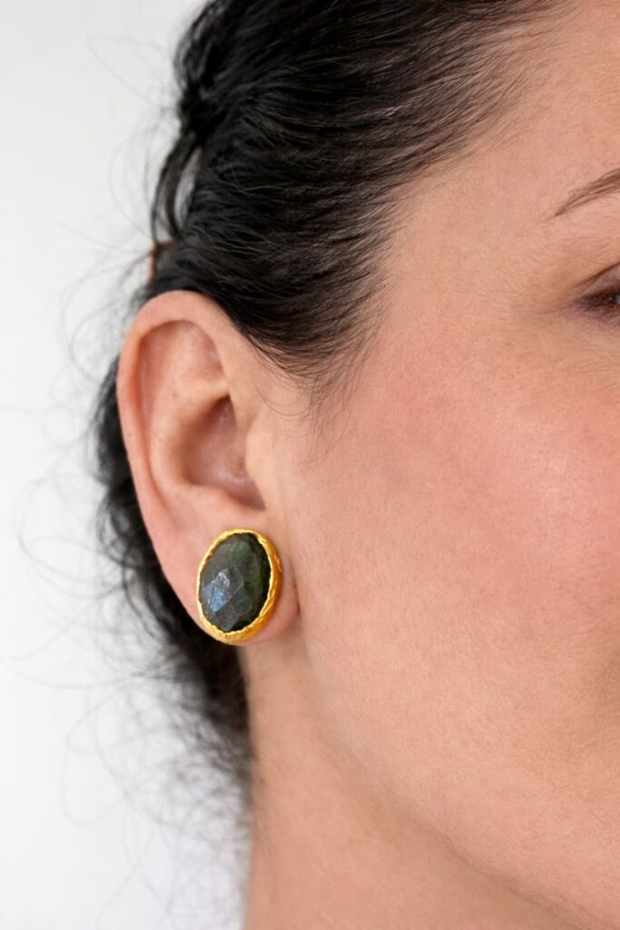 Labradorite Earrings – Light Beyond Appearances